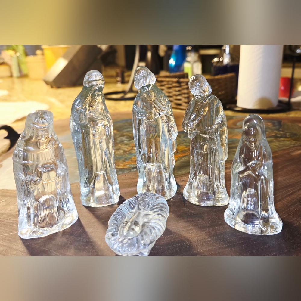 Glass Nativaty Scene 3"-4" Baby 2"